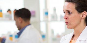 Compras por apresentação: entenda como funciona para farmácias