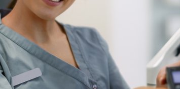 Como otimizar a rotina de gestão financeira de farmácias?